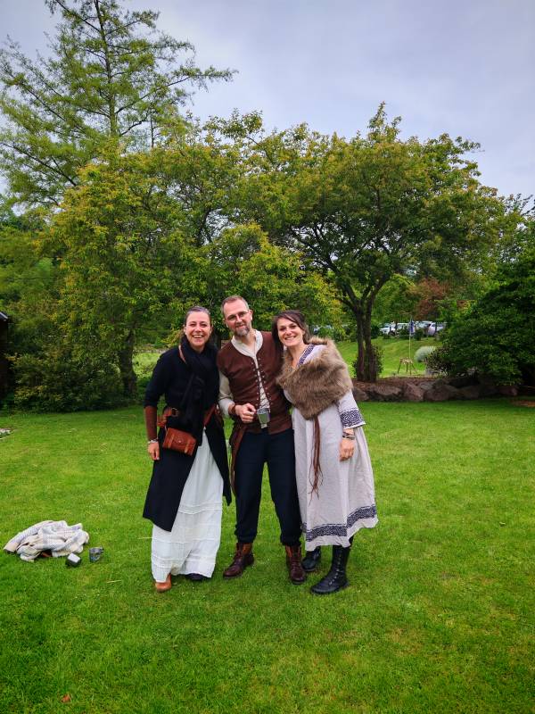 Costume de Les cousins du fief